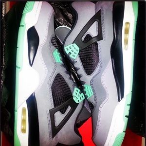 Air Jordan 4 green glow